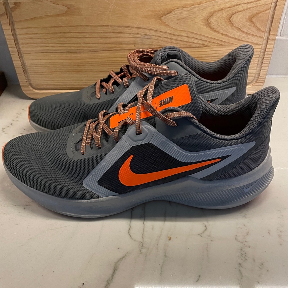 CZ8675-001 Nike Downshifter Gray/Orange Running Shoes Sneakers Men Sz 14